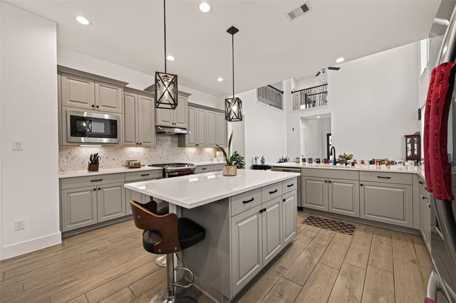 10730 Hidden Rock Drive, Missouri City, TX 77459
