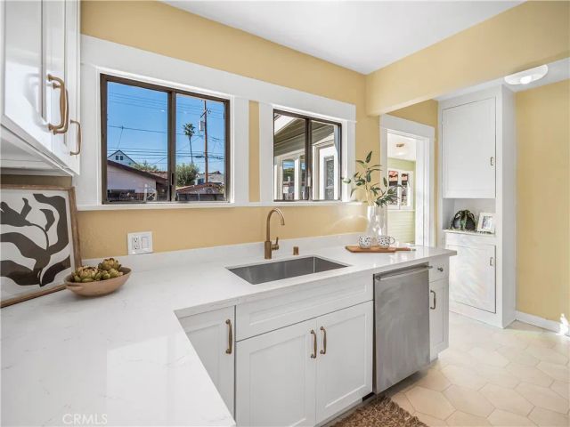 243 Ximeno Avenue, Long Beach, CA 90803