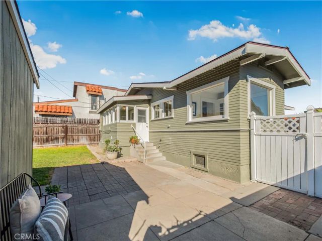 243 Ximeno Avenue, Long Beach, CA 90803