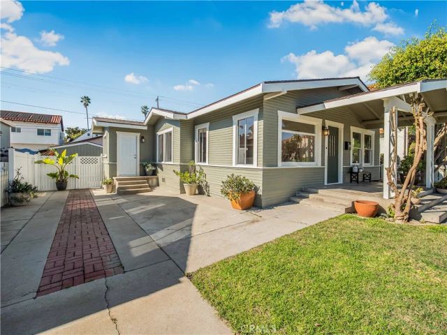 243 Ximeno Avenue, Long Beach, CA 90803