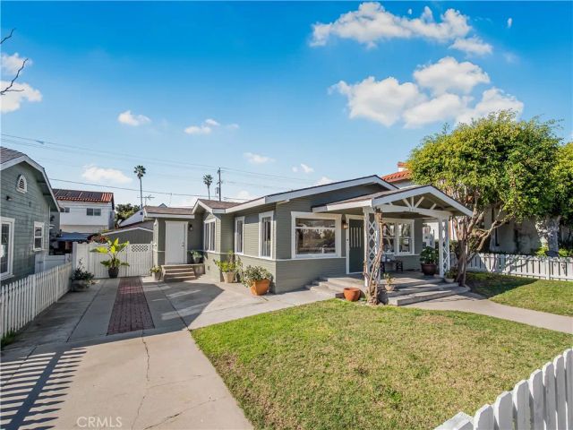 243 Ximeno Avenue, Long Beach, CA 90803