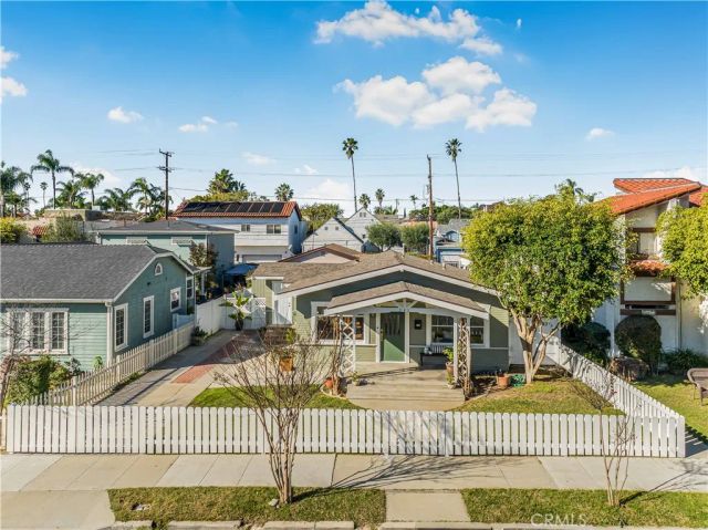 243 Ximeno Avenue, Long Beach, CA 90803