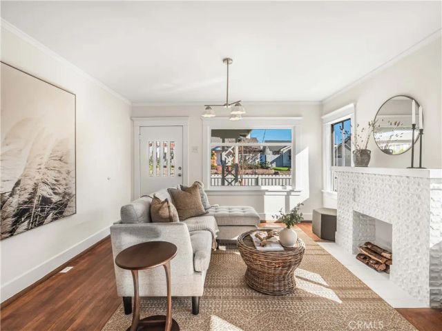 243 Ximeno Avenue, Long Beach, CA 90803