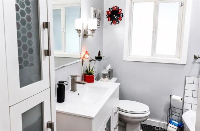 6212 Langdon Avenue, Van Nuys, CA 91411