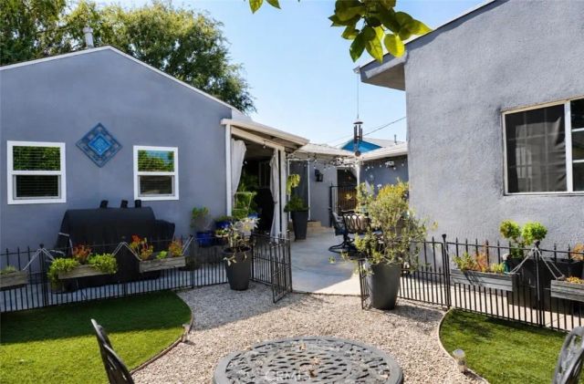 6212 Langdon Avenue, Van Nuys, CA 91411