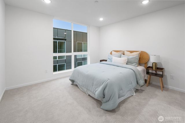 822 B NW 52nd Street, Seattle, WA 98107