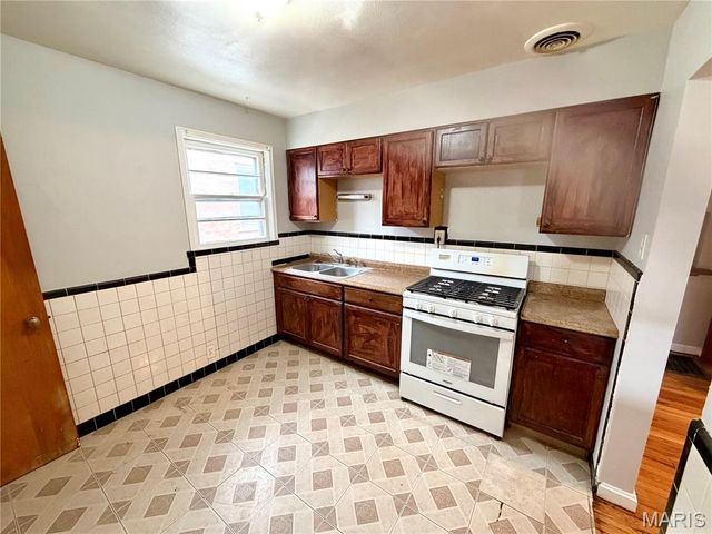 4415 Stivers Street, Northwoods, MO 63121