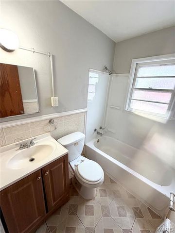 4415 Stivers Street, Northwoods, MO 63121