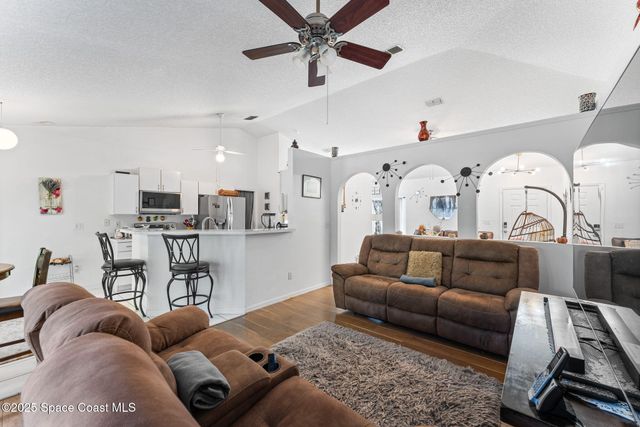 398 Taunton Road SW, Palm Bay, FL 32908