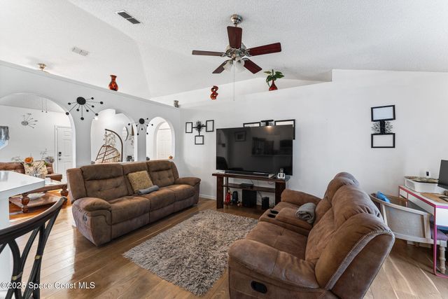 398 Taunton Road SW, Palm Bay, FL 32908