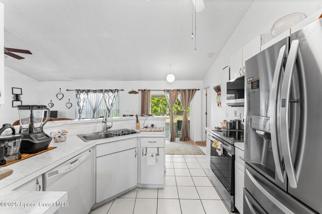 398 Taunton Road SW, Palm Bay, FL 32908