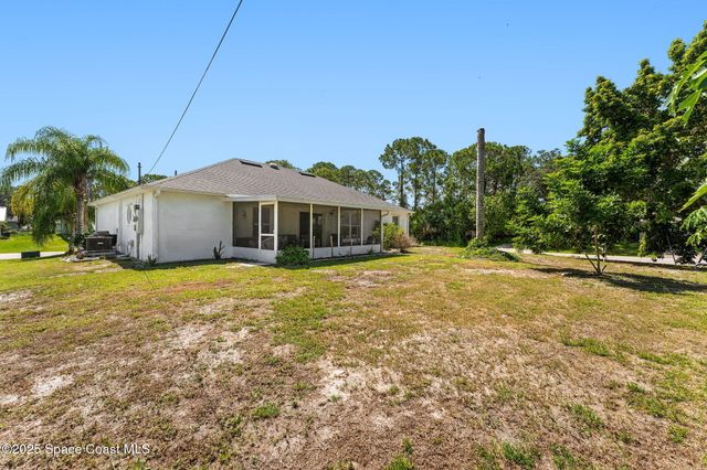 398 Taunton Road SW, Palm Bay, FL 32908