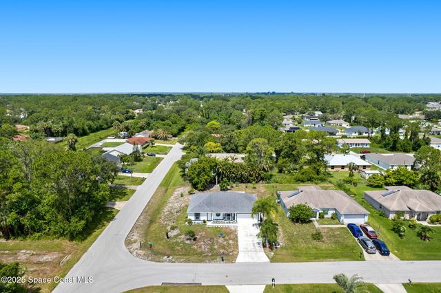 398 Taunton Road SW, Palm Bay, FL 32908