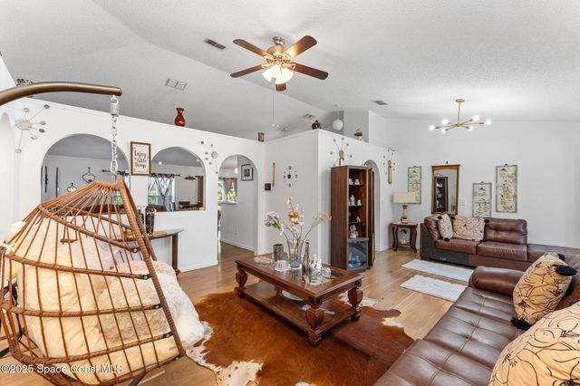 398 Taunton Road SW, Palm Bay, FL 32908