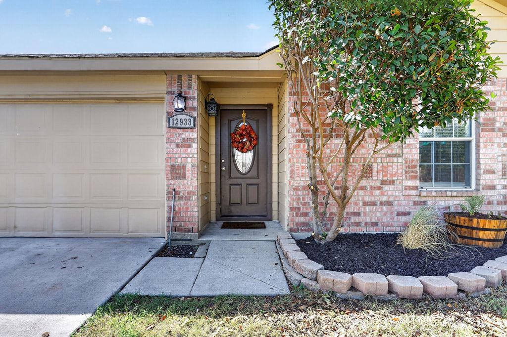 12933 Azure Heights Place, Rhome, TX 76078 — photo 4