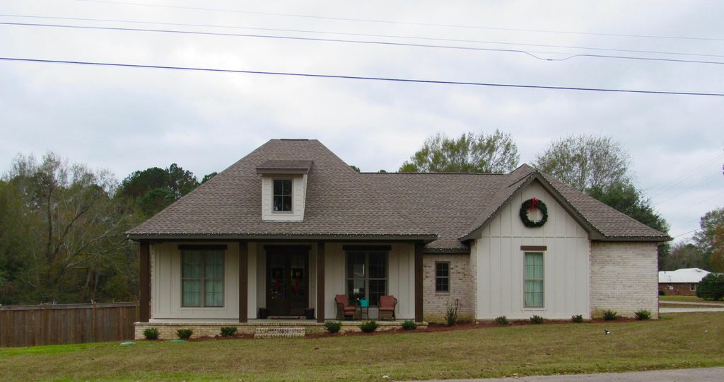64 Country Park Dr., Petal, MS 39465