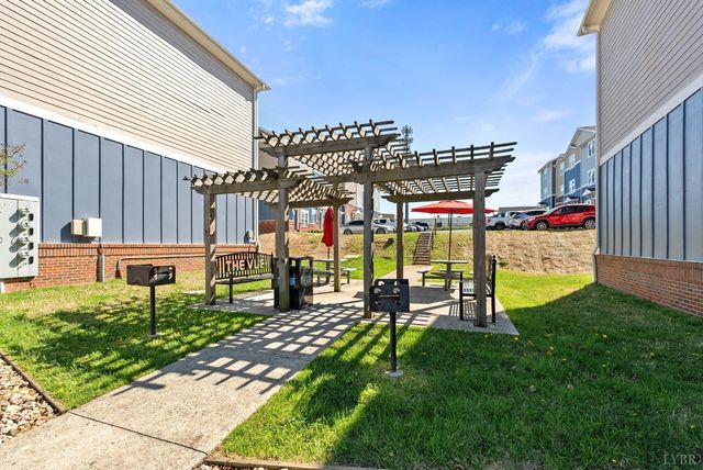 1600 Wards Ferry Road 504, Lynchburg, VA 24502