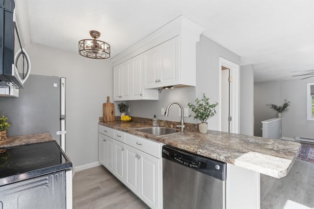 897 Mammoth Rd Apt 8, Manchester, NH 03104