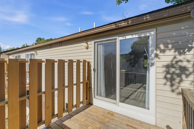 897 Mammoth Rd Apt 8, Manchester, NH 03104