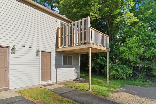 897 Mammoth Rd Apt 8, Manchester, NH 03104