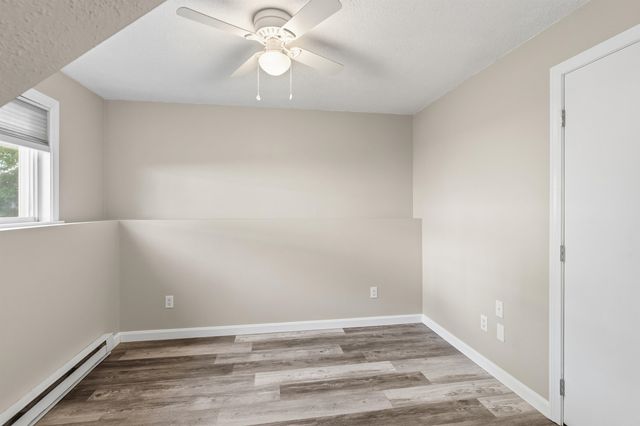 897 Mammoth Rd Apt 8, Manchester, NH 03104