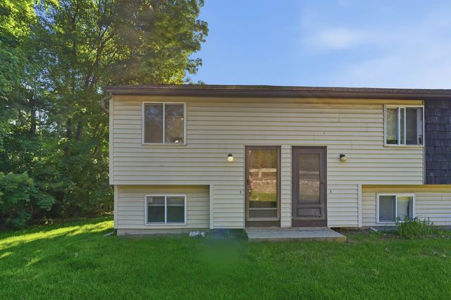 897 Mammoth Rd Apt 8, Manchester, NH 03104