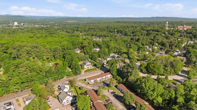 897 Mammoth Rd Apt 8, Manchester, NH 03104