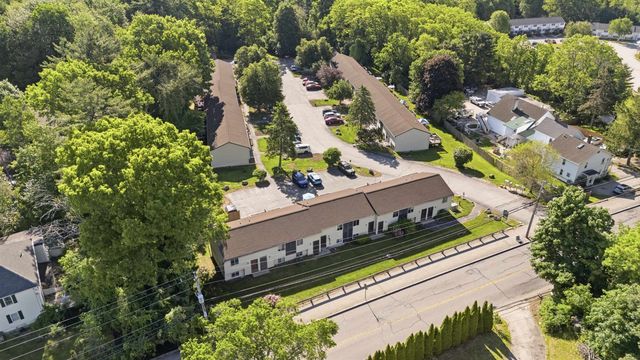 897 Mammoth Rd Apt 8, Manchester, NH 03104
