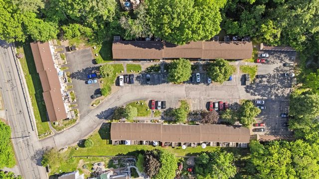 897 Mammoth Rd Apt 8, Manchester, NH 03104