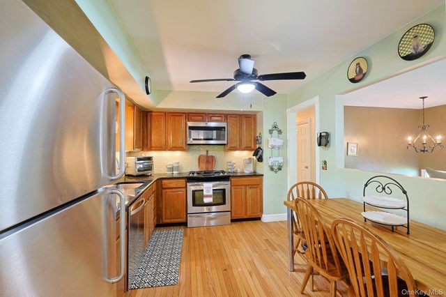 17 Red Oak Terrace, Newburgh, NY 12550