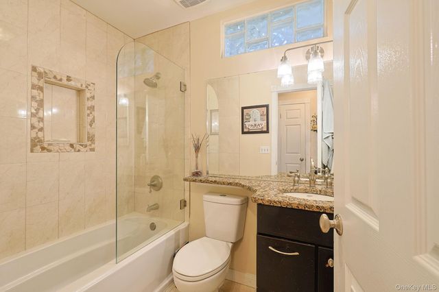 17 Red Oak Terrace, Newburgh, NY 12550
