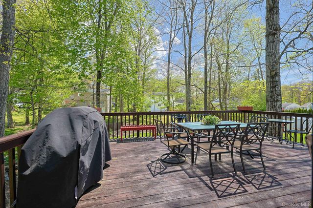 17 Red Oak Terrace, Newburgh, NY 12550
