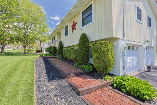 17 Red Oak Terrace, Newburgh, NY 12550