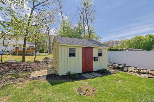 17 Red Oak Terrace, Newburgh, NY 12550