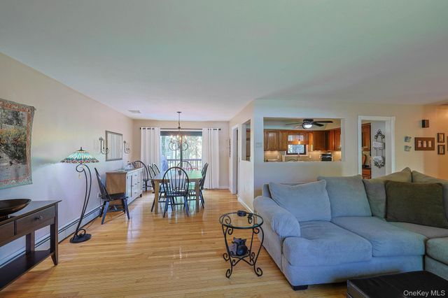 17 Red Oak Terrace, Newburgh, NY 12550