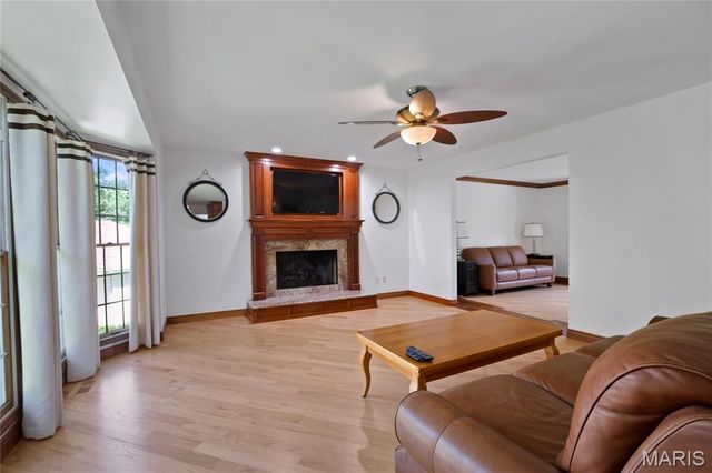 12823 Tammy Kay Drive, St Louis, MO 63128