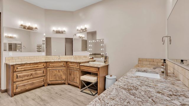 2273 Calle De Ortiz SW, Los Lunas, NM 87031