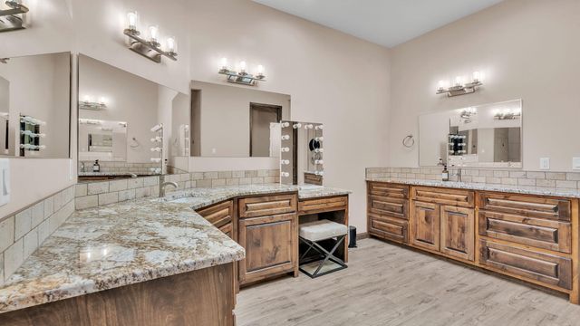 2273 Calle De Ortiz SW, Los Lunas, NM 87031