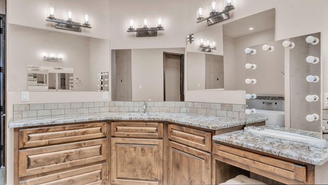 2273 Calle De Ortiz SW, Los Lunas, NM 87031