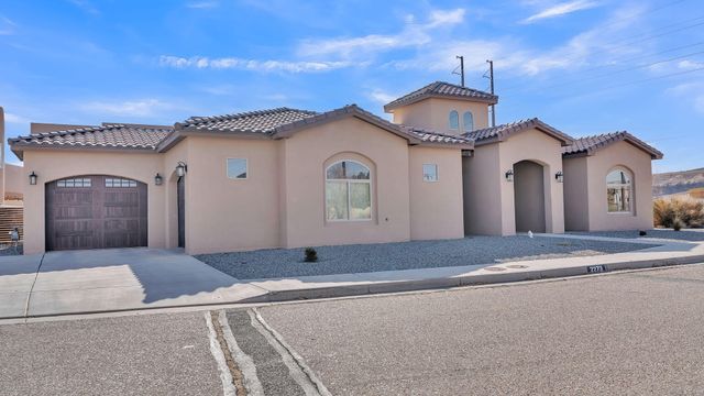 2273 Calle De Ortiz SW, Los Lunas, NM 87031