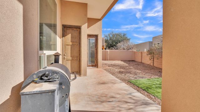 2273 Calle De Ortiz SW, Los Lunas, NM 87031