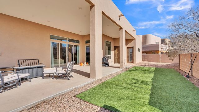 2273 Calle De Ortiz SW, Los Lunas, NM 87031