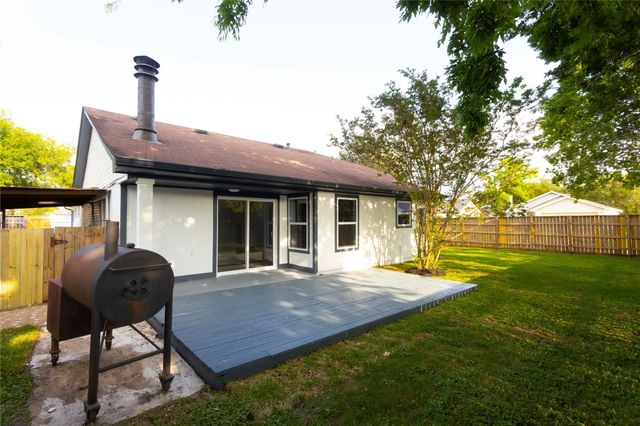 10030 Tahoka Lane, Sugar Land, TX 77498
