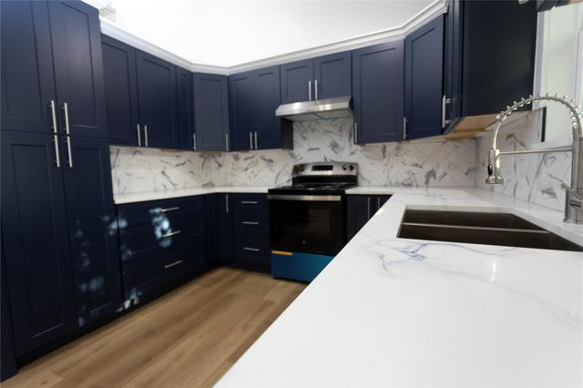 10030 Tahoka Lane, Sugar Land, TX 77498