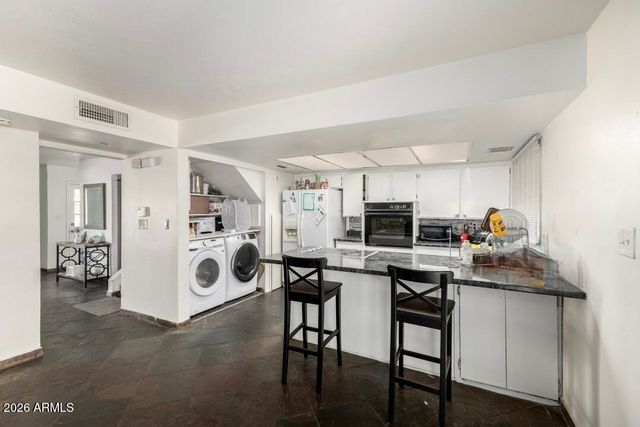 1511 W HAZELWOOD Street, Phoenix, AZ 85015