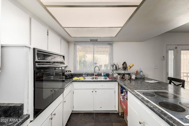 1511 W HAZELWOOD Street, Phoenix, AZ 85015