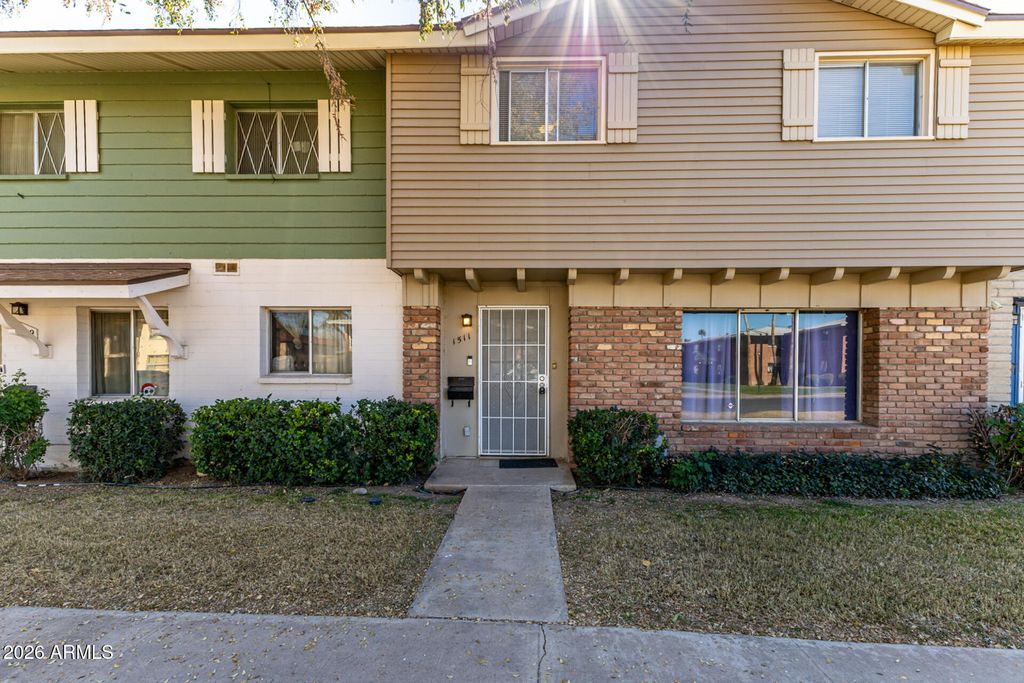 1511 W HAZELWOOD Street, Phoenix, AZ 85015