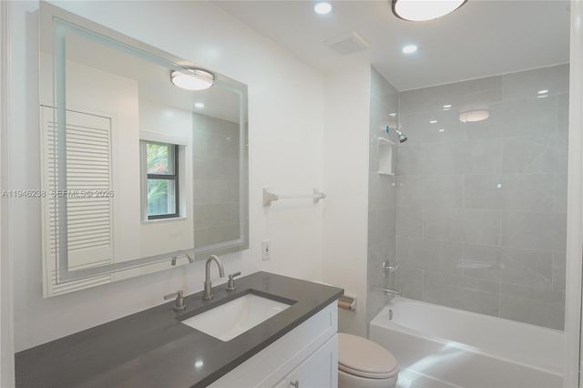 518 NE 48th St 518, Boca Raton, FL 33431