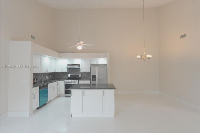 518 NE 48th St 518, Boca Raton, FL 33431