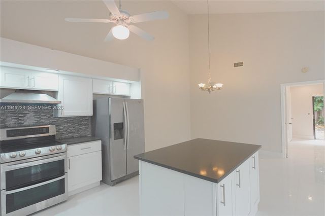 518 NE 48th St 518, Boca Raton, FL 33431